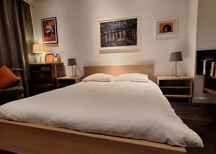 Cool Room In Shared House